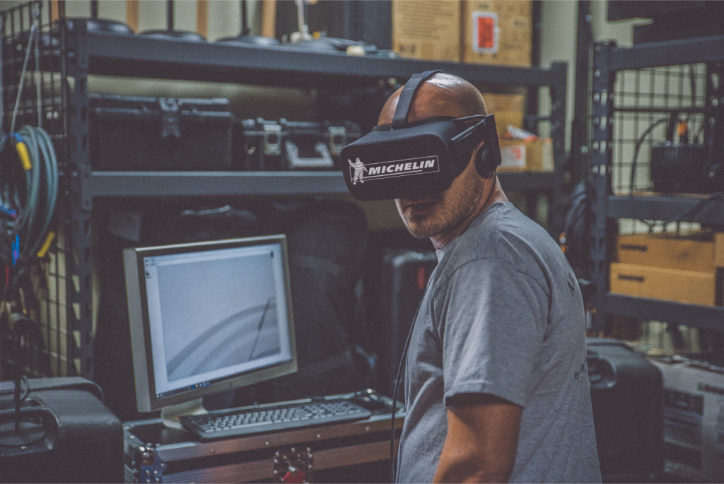 Produire et déployer 50 modules de formation VR en autonomie : Le défi Michelin